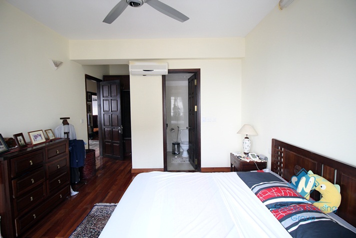 A nice apartment for rent in G building of Ciputra International Ha Noi City
